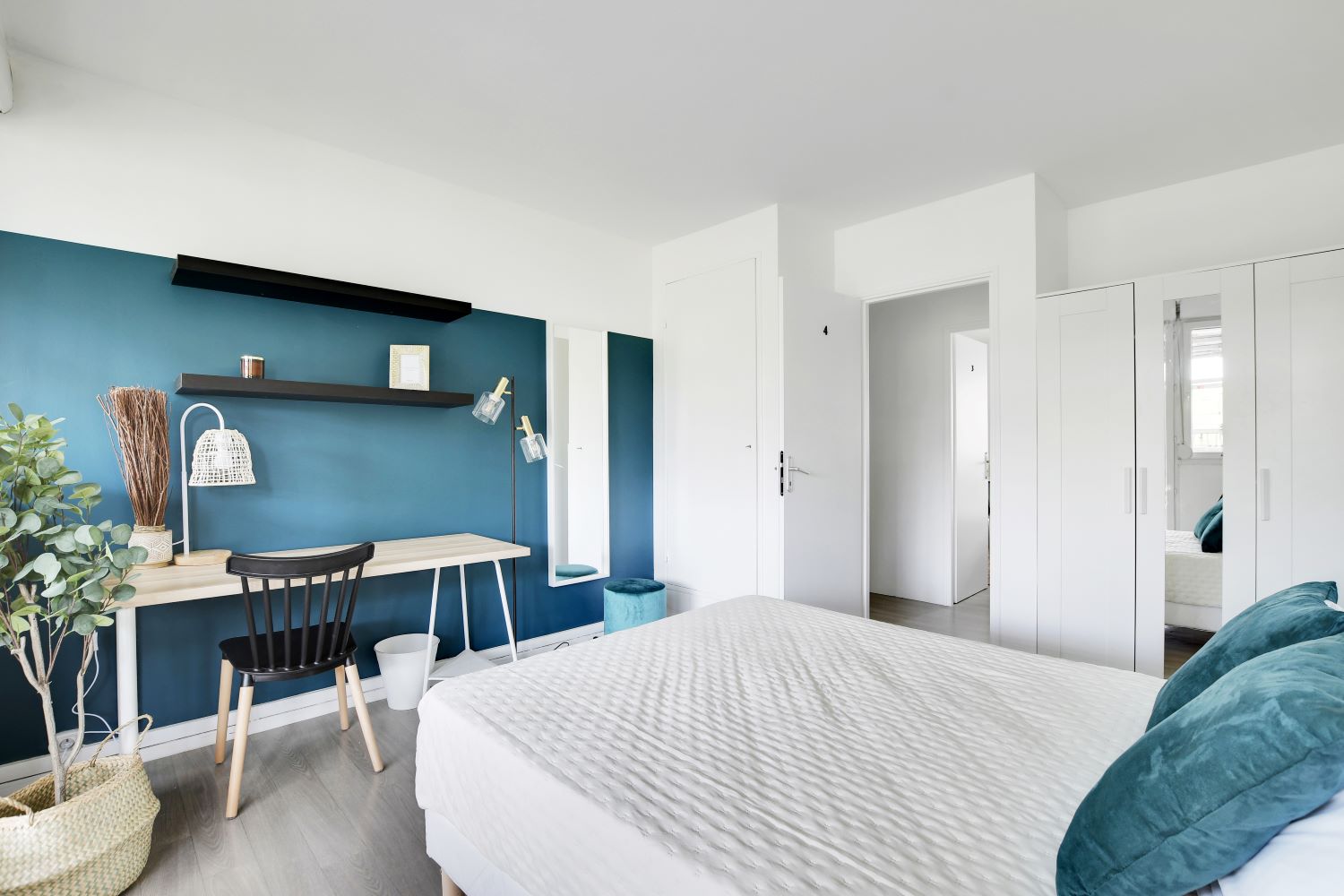 Chambre contemporaine de 13 m² - KRB32