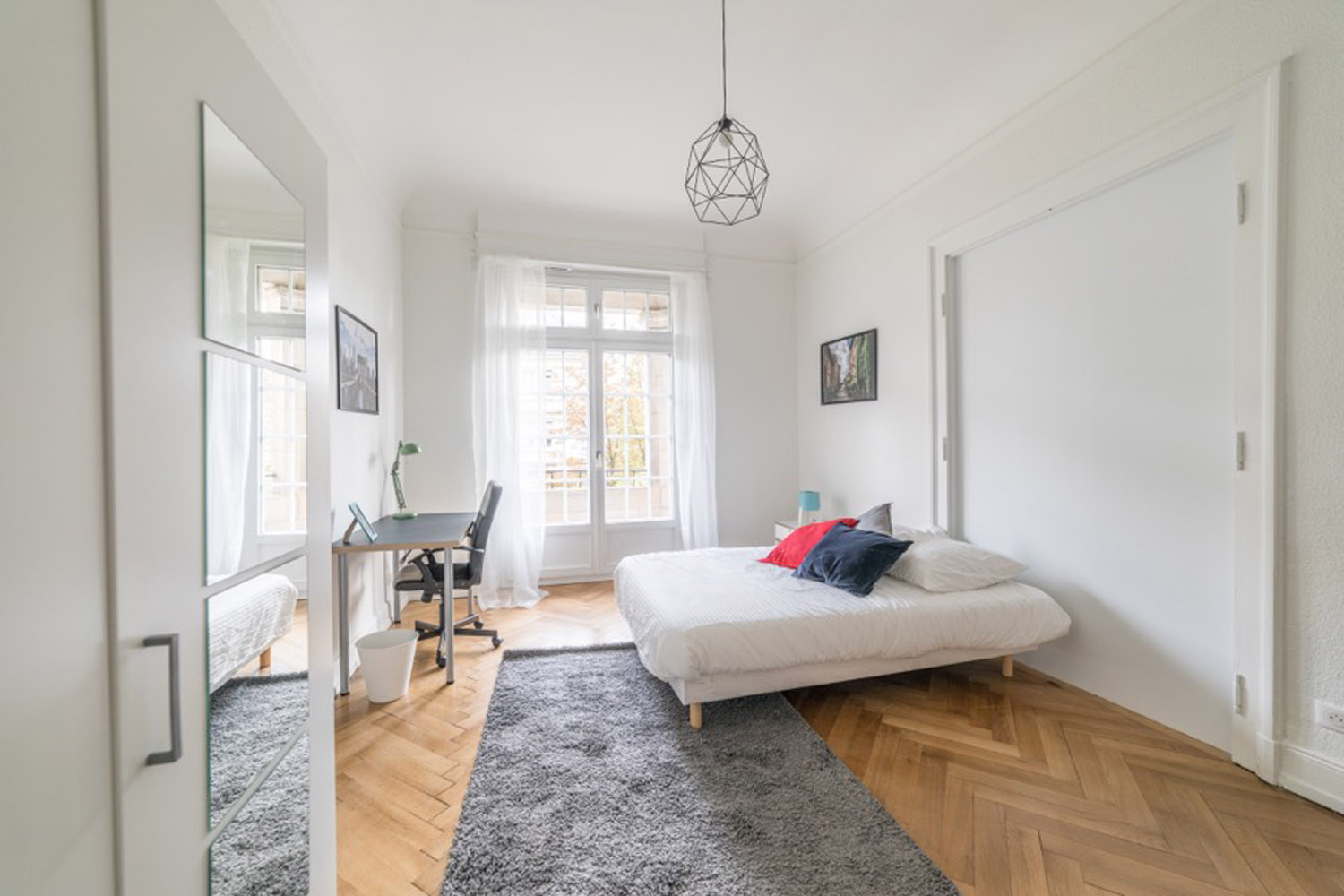 Grande chambre avec balcon - 20m² - ST46