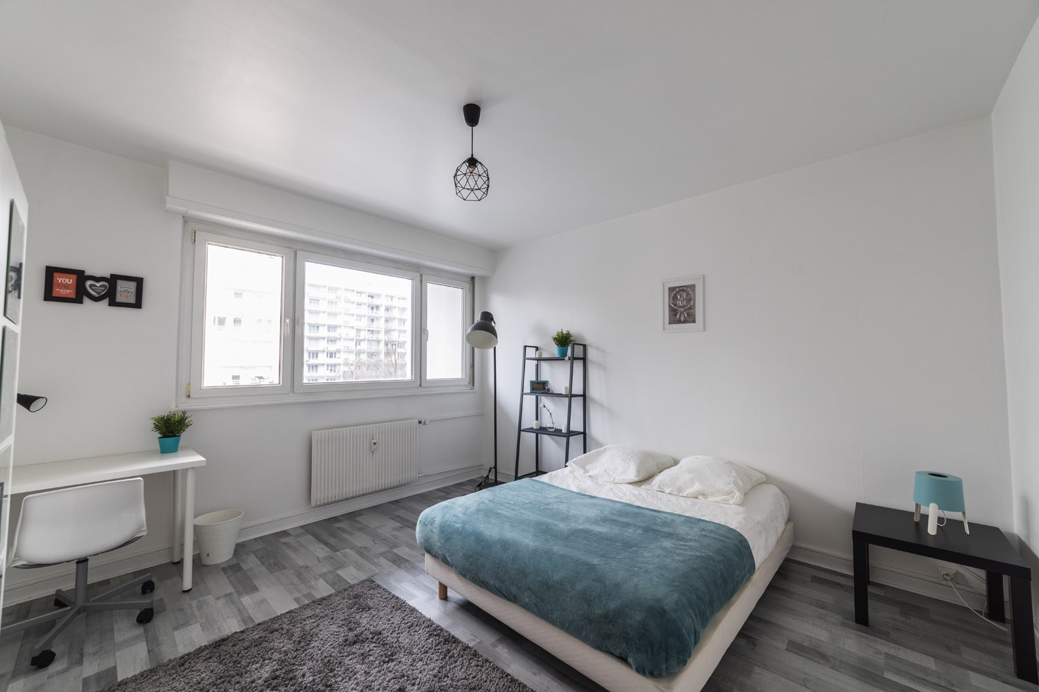 Grande chambre lumineuse – 16m² - ST22