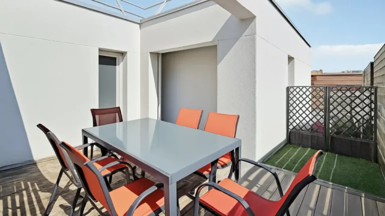 Summer School Accommodation In France - Illustration Parisian Terrace